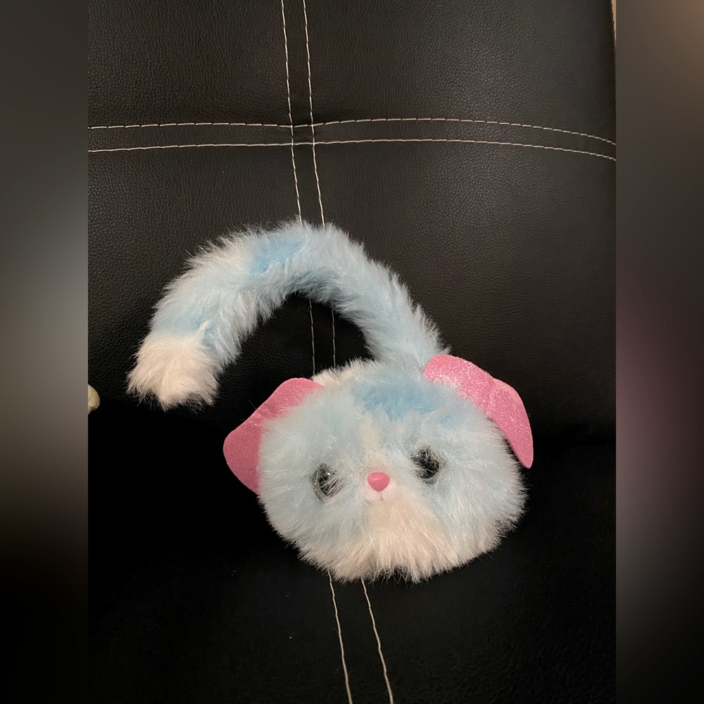 Pomsies wearable Pom Pom pet
